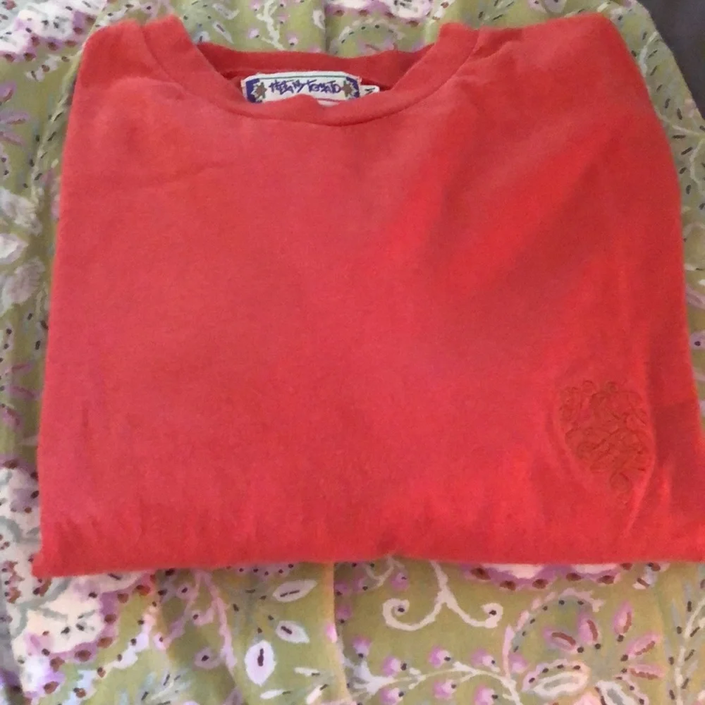 Two piece short, set size large. Free matching top with purchase